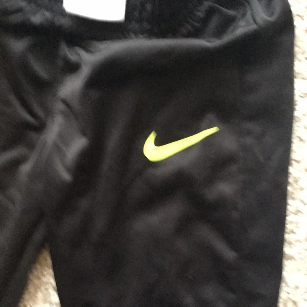 Nike 2 piece set (track suit) 3T - Picture 6 of 6